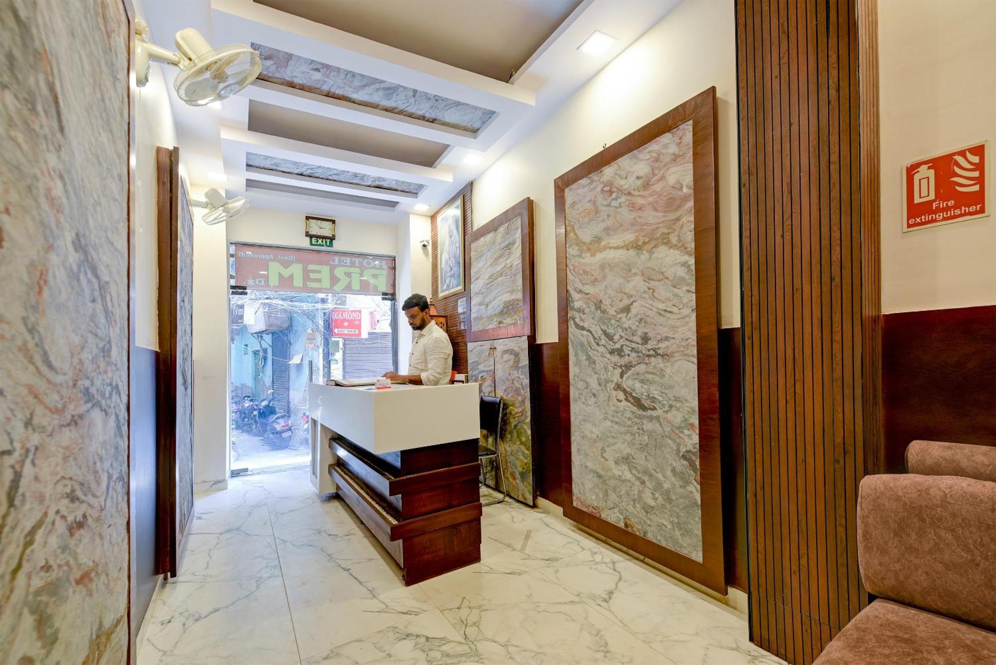 Guest house Prem Dx By P K Residency Just Walking Distance From Railway Station New Delhi