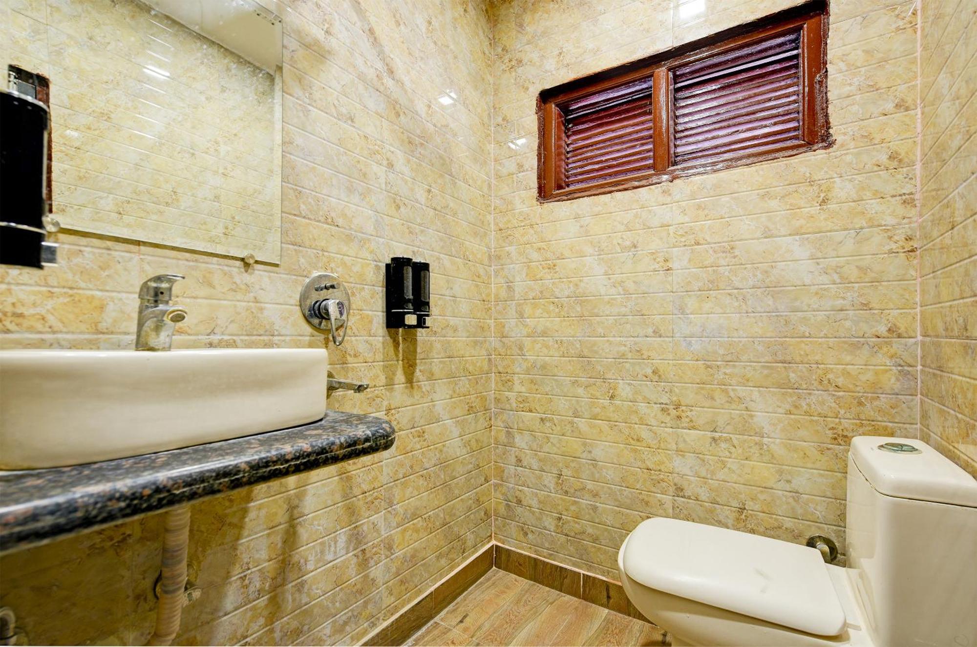 Guest house Prem Dx By P K Residency Just Walking Distance From Railway Station New Delhi