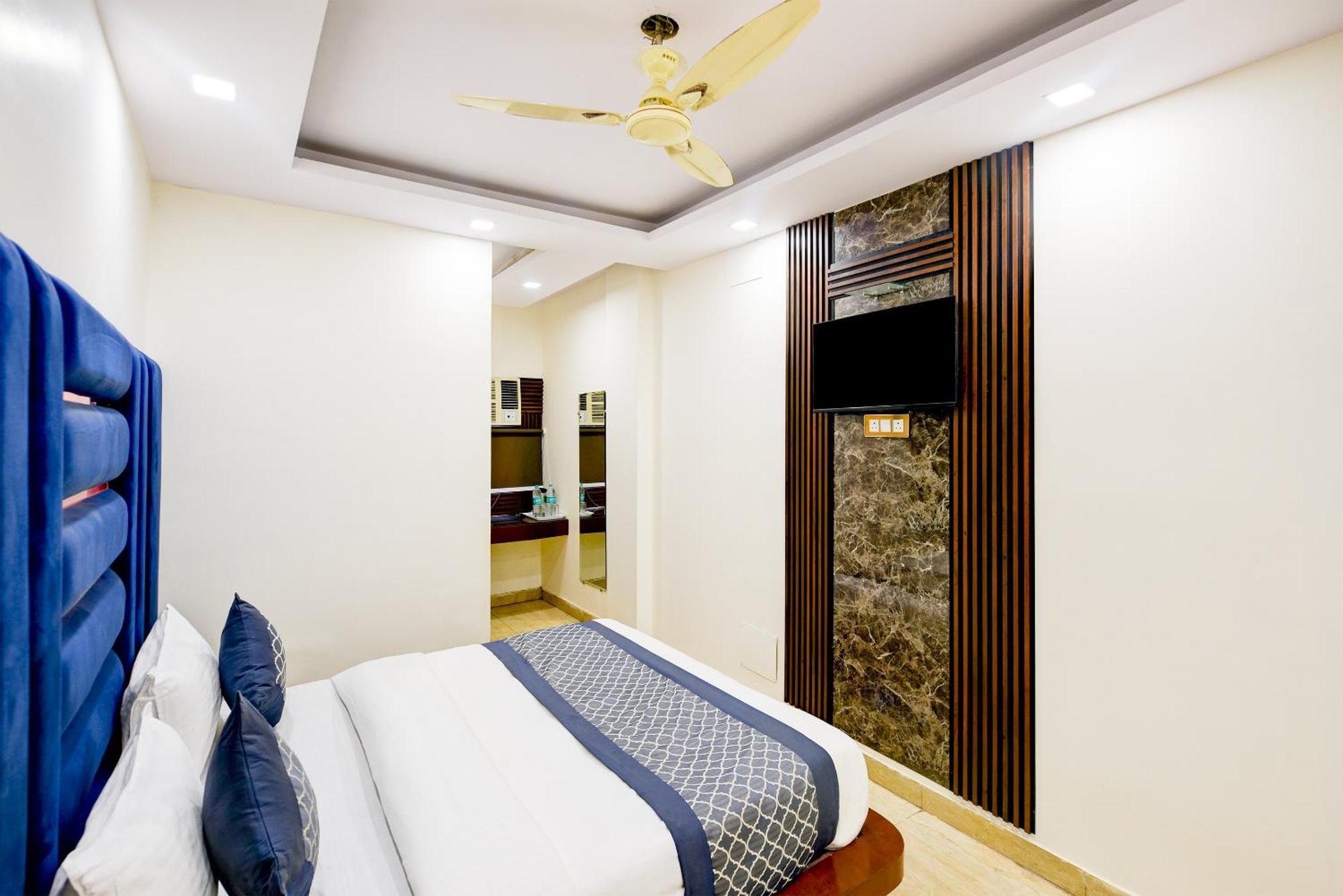 Guest house Prem Dx By P K Residency Just Walking Distance From Railway Station