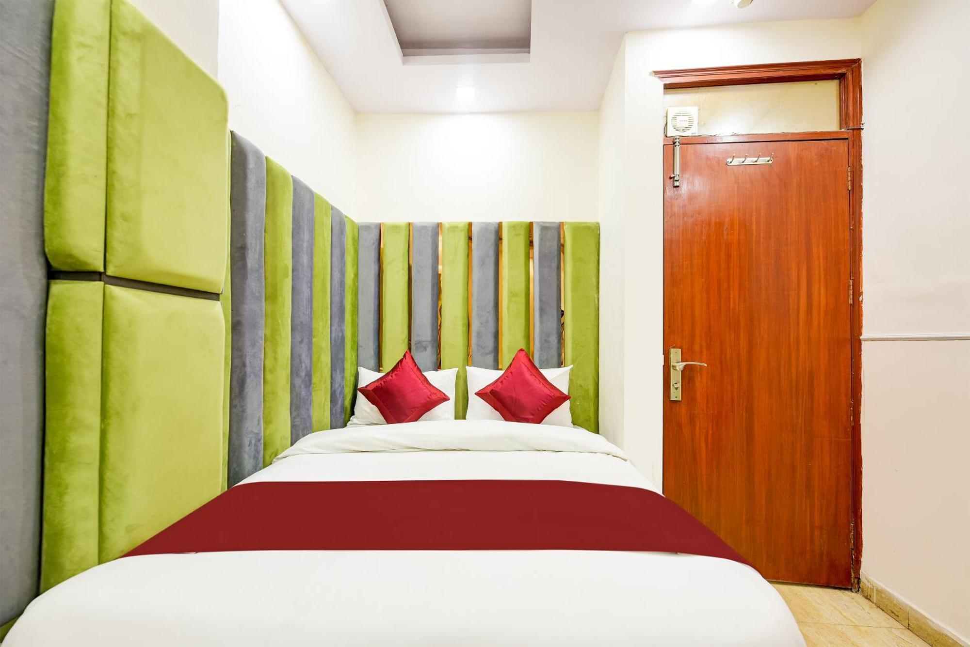 Prem Dx By P K Residency Just Walking Distance From Railway Station Guest house New Delhi