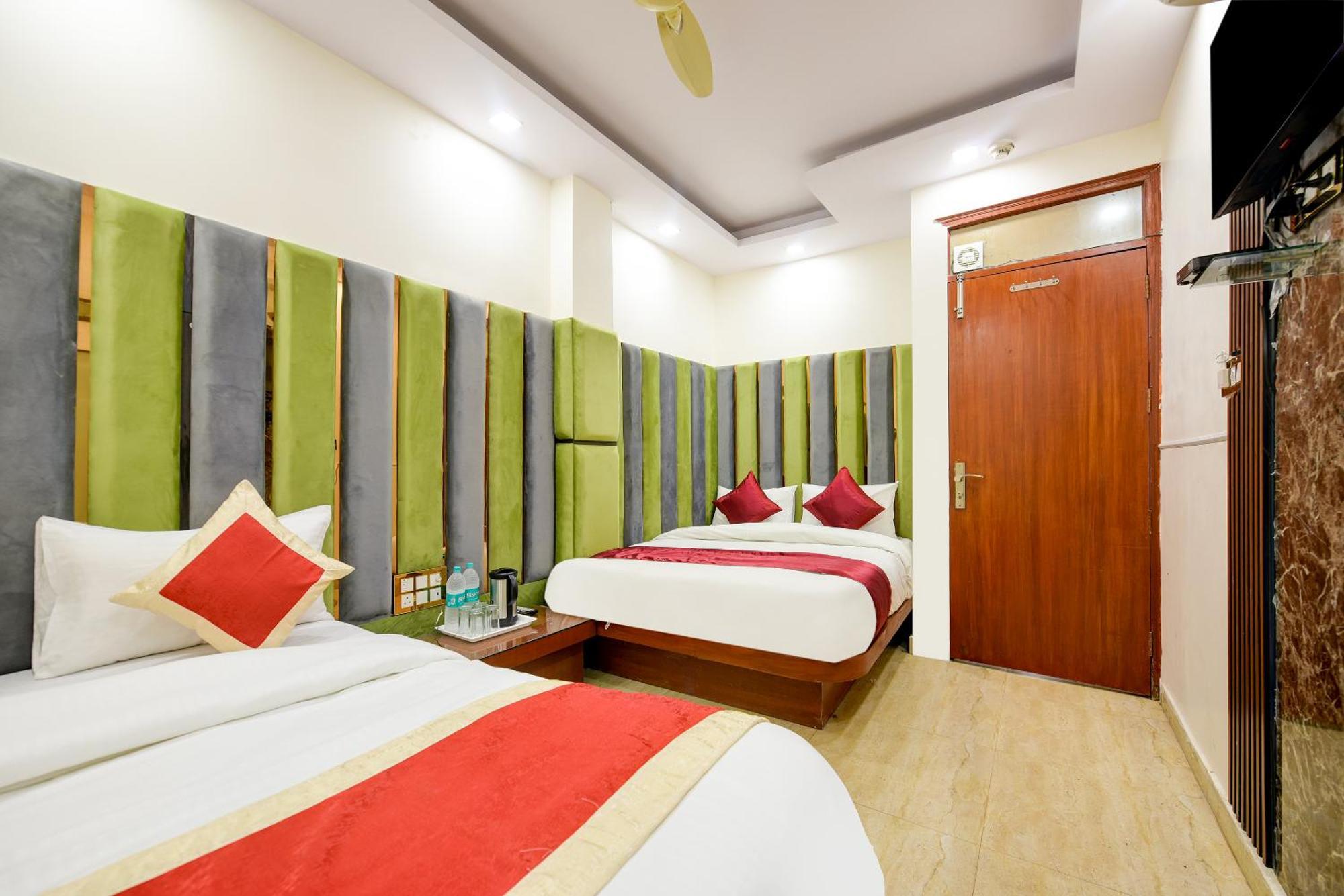 Guest house Prem Dx By P K Residency Just Walking Distance From Railway Station